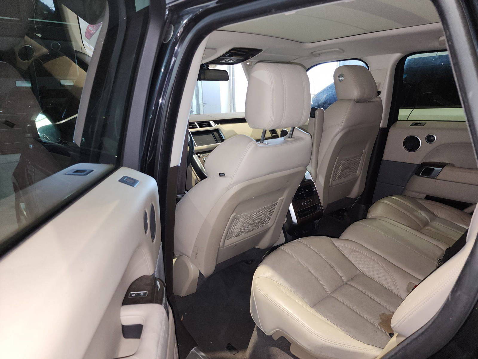 LAND ROVER RANGE ROVER SPORT 2016 - Marhaba Auction Used Cars - Image 8