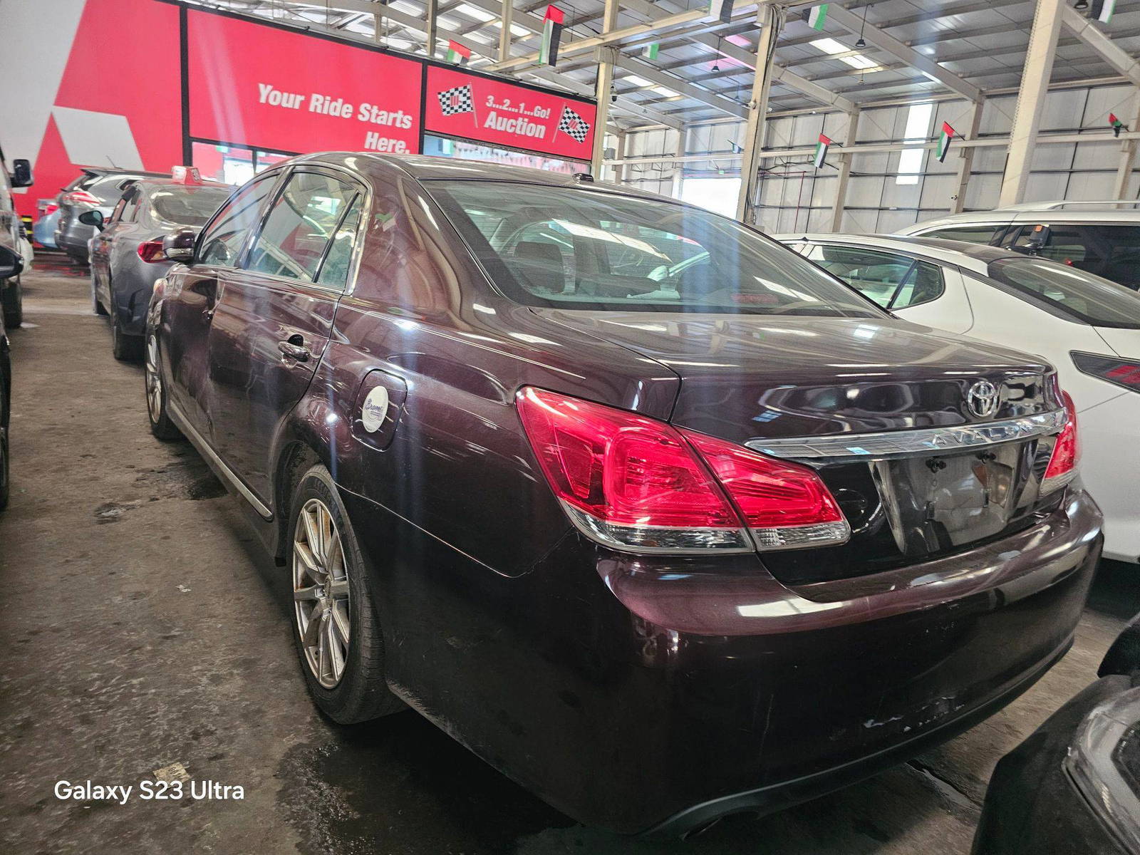 2012 TOYOTA AVALON — 261296 Miles — Lot 94037105 — Main - Marhaba Auctions Used Cars - Image 4