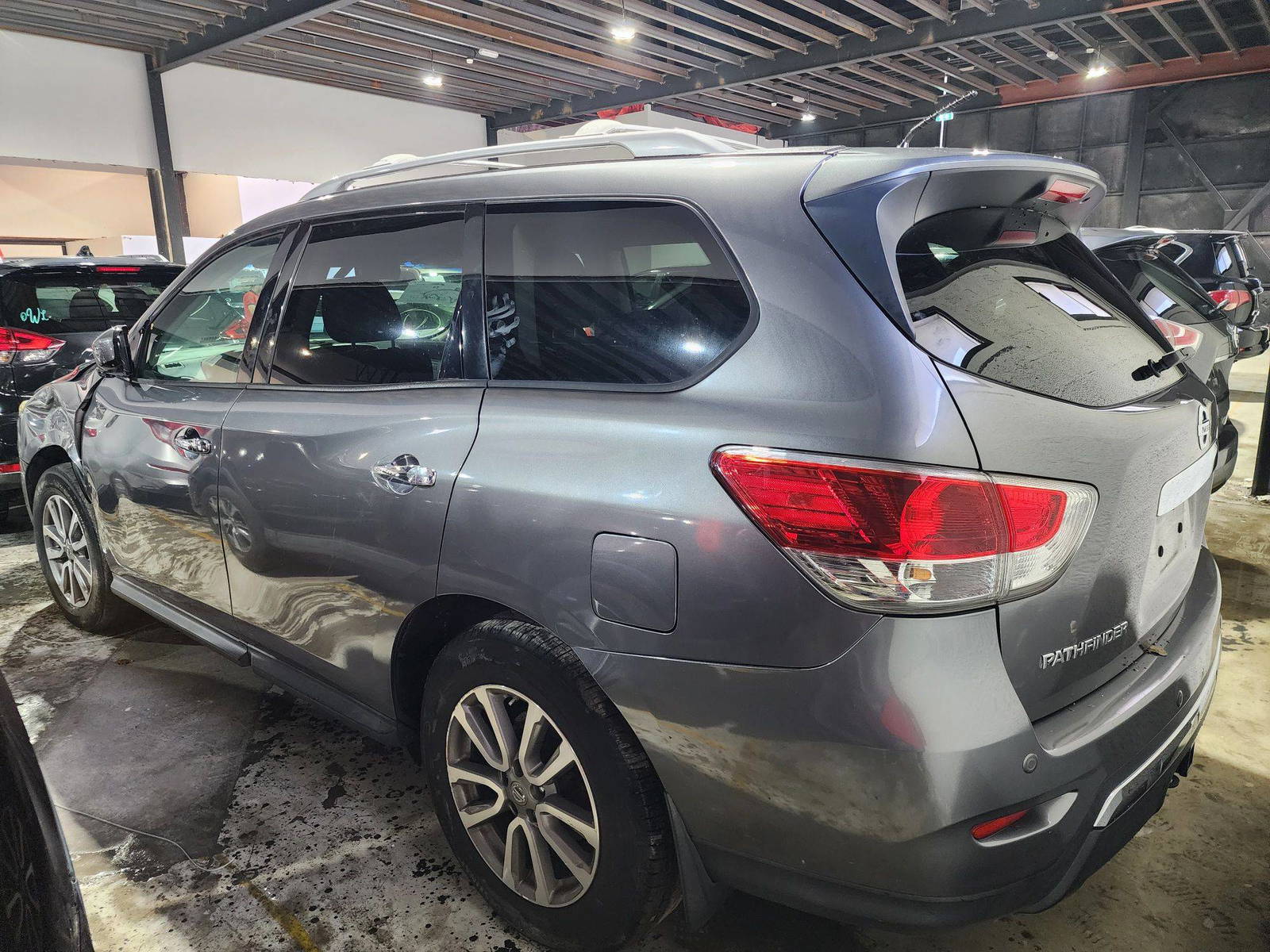2015 NISSAN PATHFINDER — 160509 Miles — Lot 90054 — Al Quoz - Marhaba Auctions Used Cars - Image 5