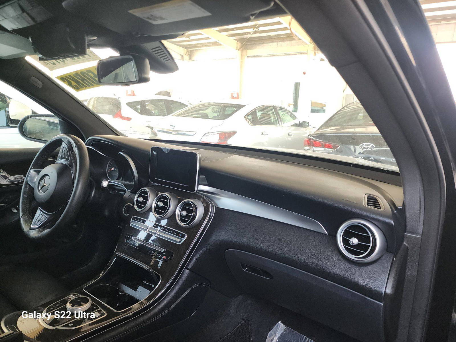 2018 MERCEDES BENZ GLC-300 — 95221 Miles — Lot 78534373 - Marhaba Auctions Used Cars - Image 5