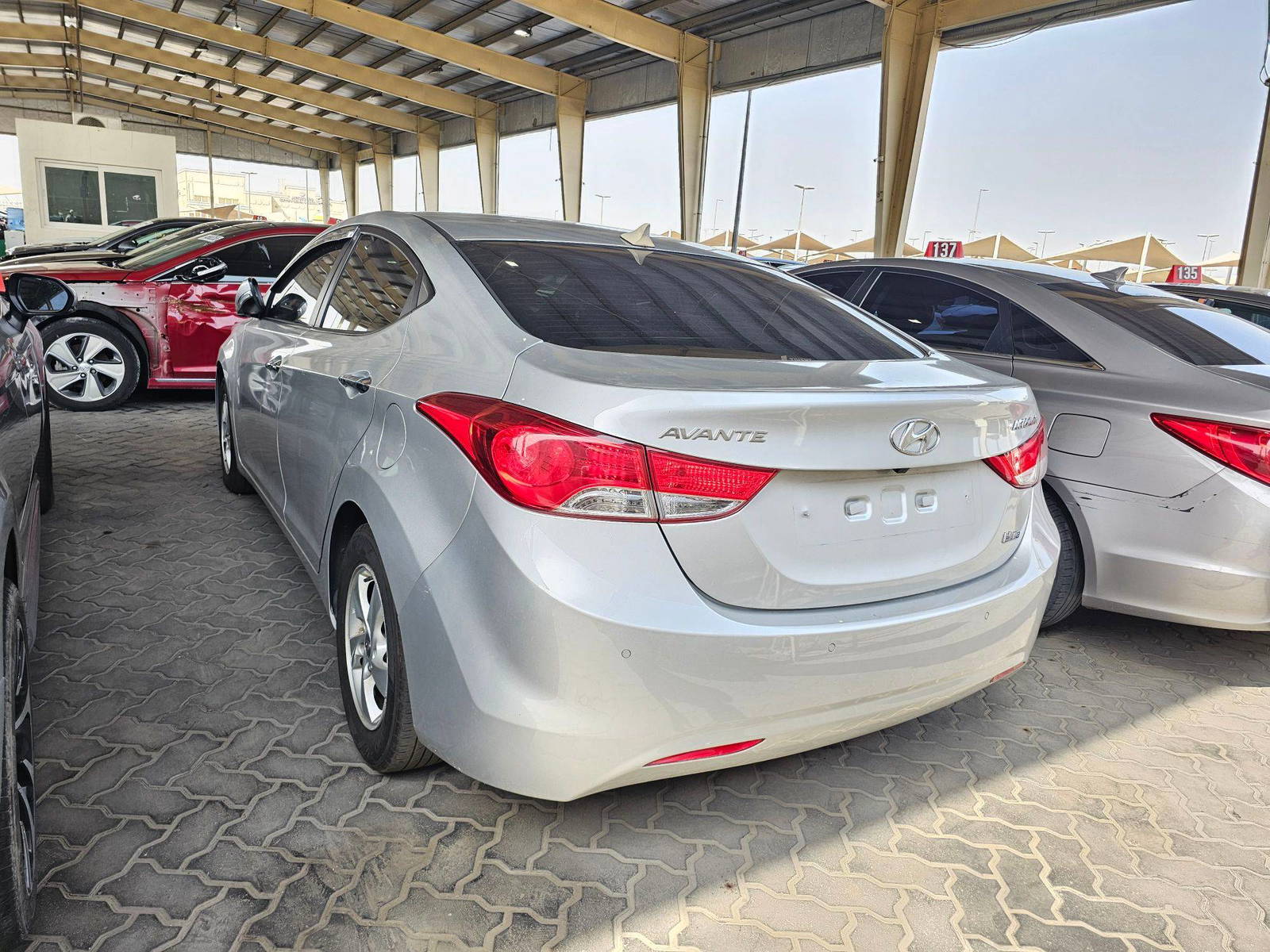 2012 HYUNDAI AVANTE — 262517 KM — Lot 273017 — Souq - Marhaba Auctions Used Cars - Image 5