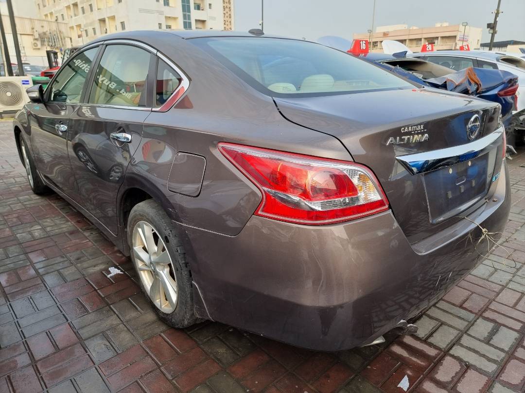 2013 NISSAN ALTIMA — 156232 Miles — Lot 125487 — Souq - Marhaba Auctions Used Cars - Image 4