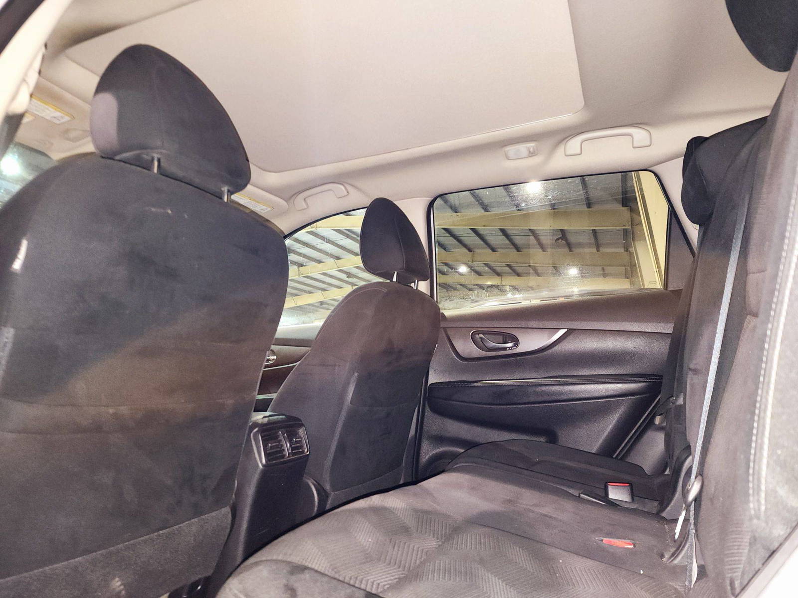 2014 NISSAN ROGUE — 151001 KM — Lot 806515 — Souq - Marhaba Auctions Used Cars - Image 6