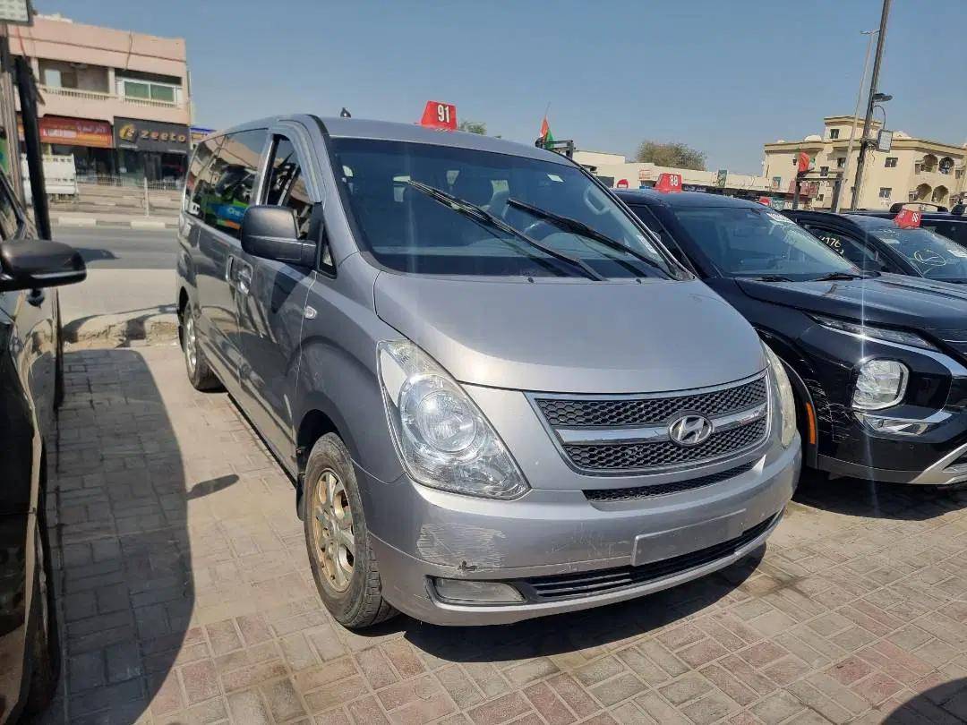 HYUNDAI GRAND STAREX