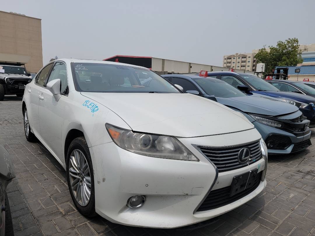 2013 LEXUS ES 350 — 189732 Miles — Lot 2035196 — Souq - Marhaba Auctions Used Cars - Image 4