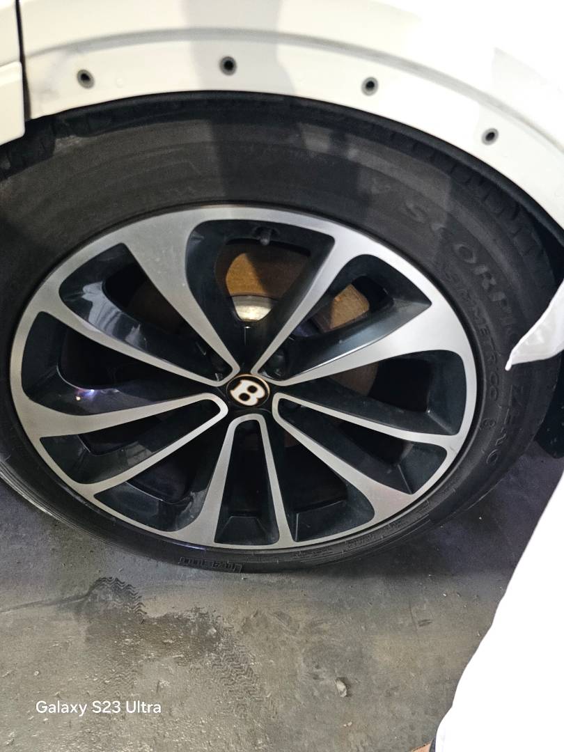 BENTLEY BENTAYGA 2019 - Marhaba Auction Used Cars - Image 6