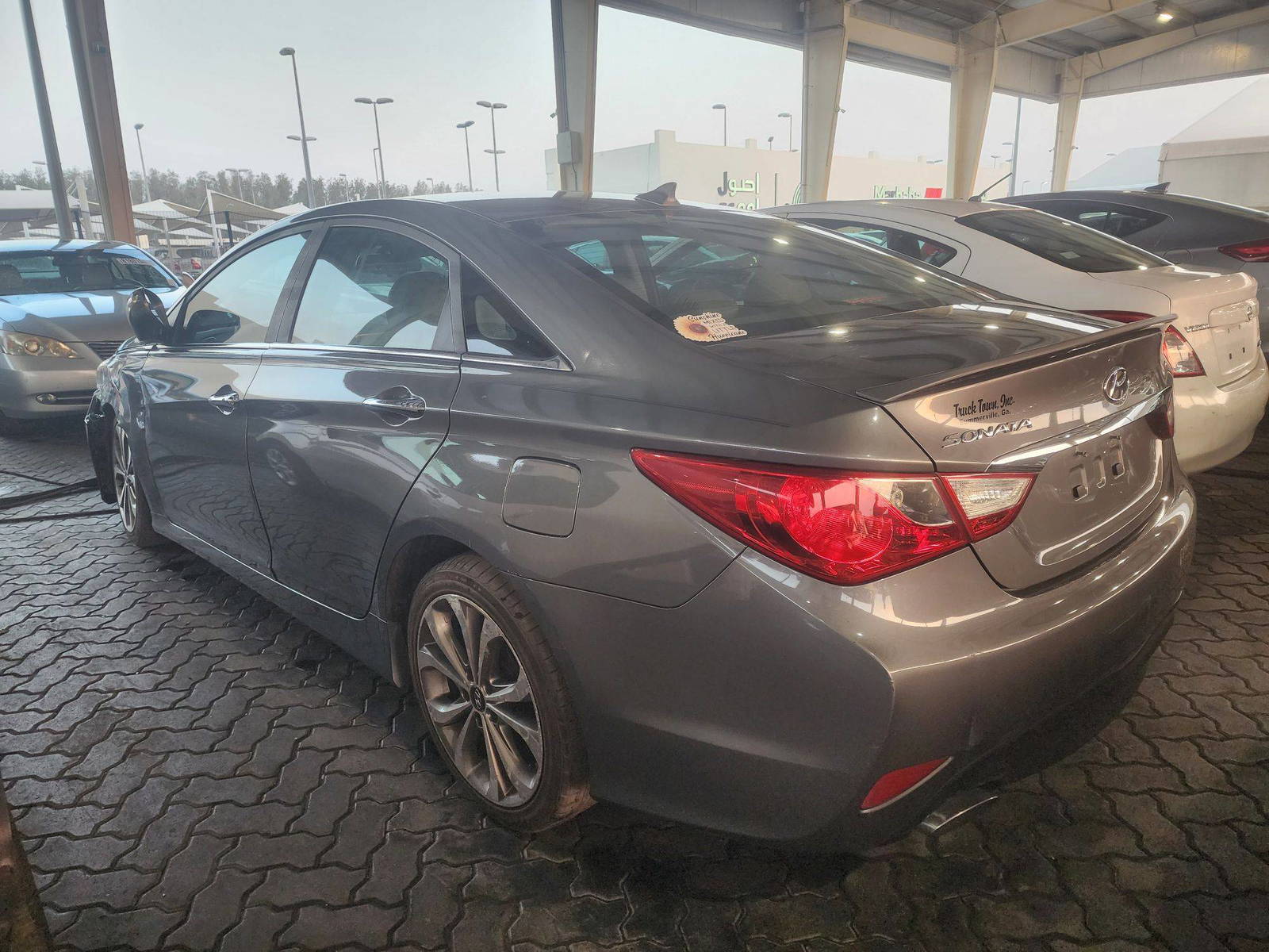 2014 HYUNDAI SONATA — 176598 Miles — Lot 38134602 — Souq - Marhaba Auctions Used Cars - Image 3
