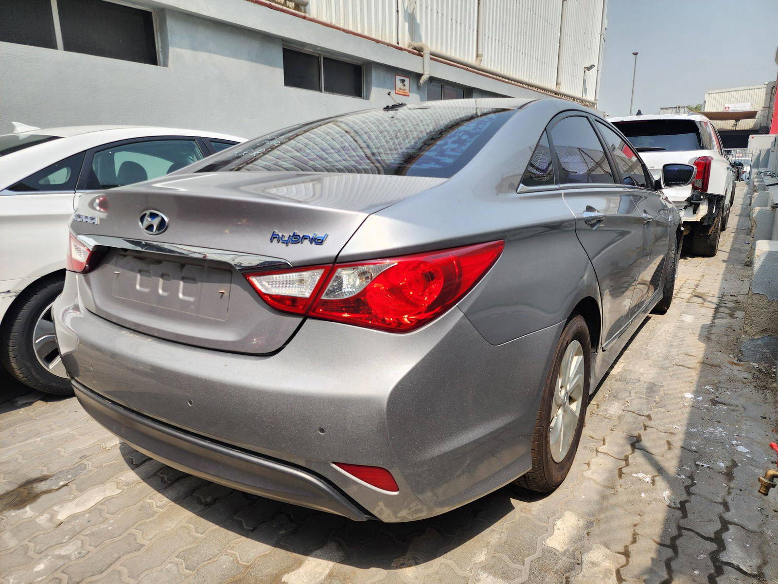 2014 HYUNDAI SONATA — 170645 KM — Lot 214578 — Al Quoz - Marhaba Auctions Used Cars - Image 4
