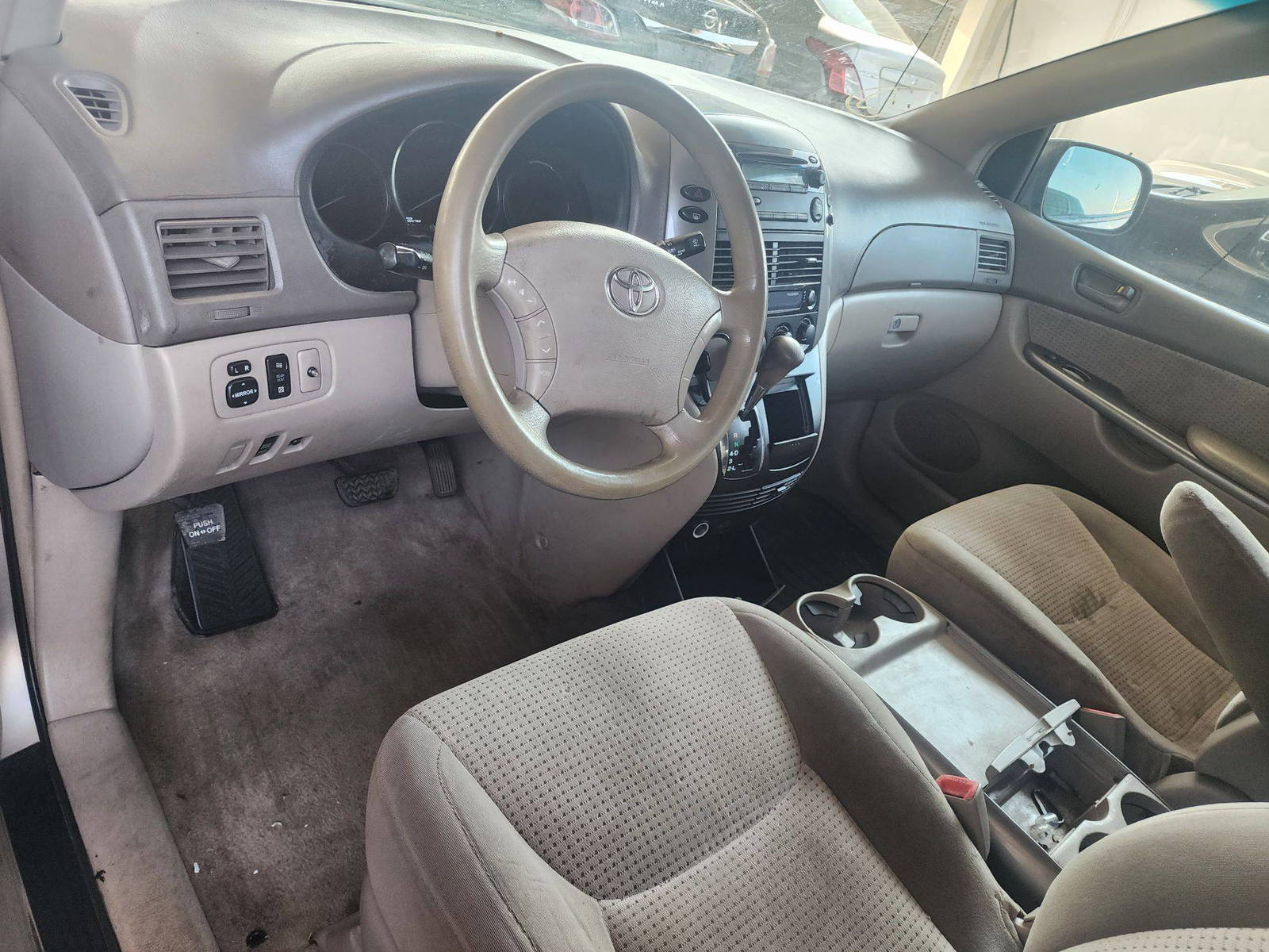 2006 TOYOTA SIENNA — 189759 Miles — Lot 67371503 - Marhaba Auctions Used Cars - Image 4