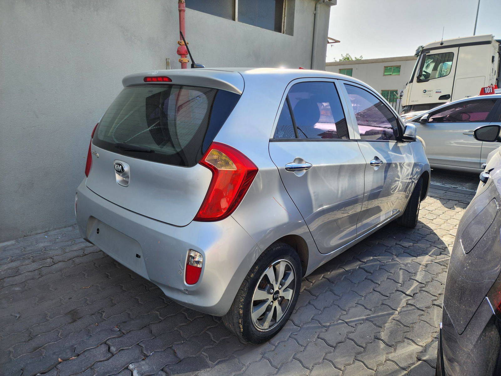 2014 KIA MORNING — 122000 KM — Lot 125487 — Al Quoz - Marhaba Auctions Used Cars - Image 6