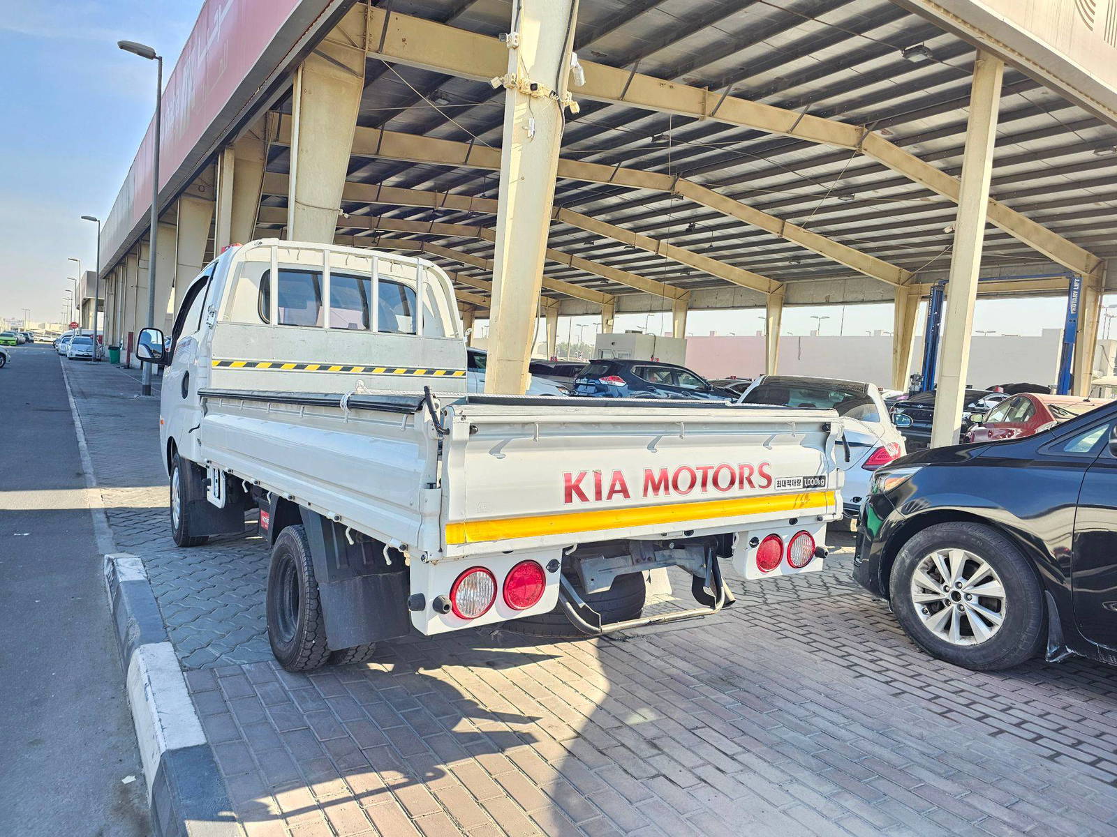 2016 KIA BONGO 3 — 107851 KM — Lot 012382 — Souq - Marhaba Auctions Used Cars - Image 5