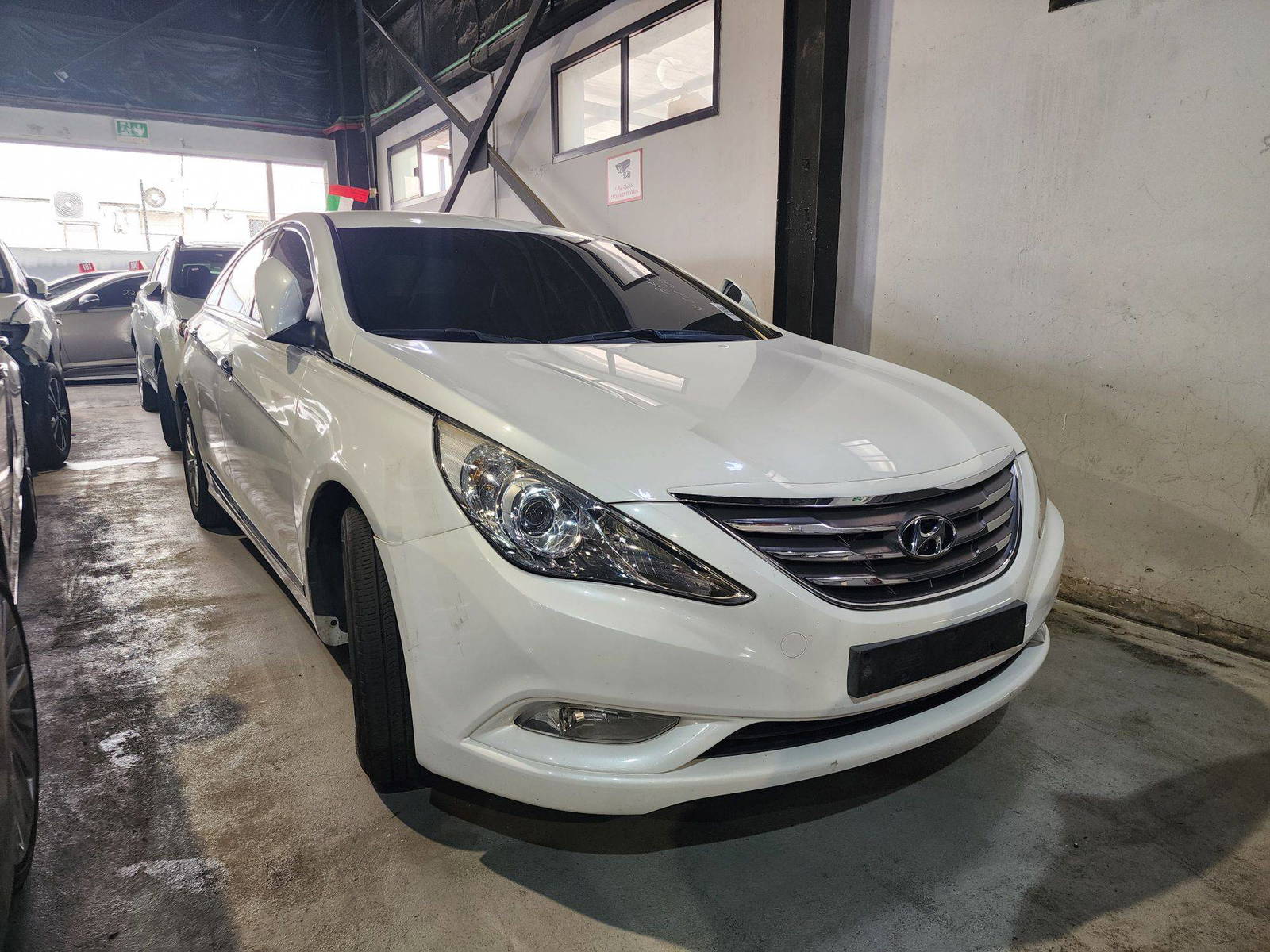 2012 HYUNDAI SONATA — 209550 KM — Lot 362118 — Al Quoz - Marhaba Auctions Used Cars - Image 3