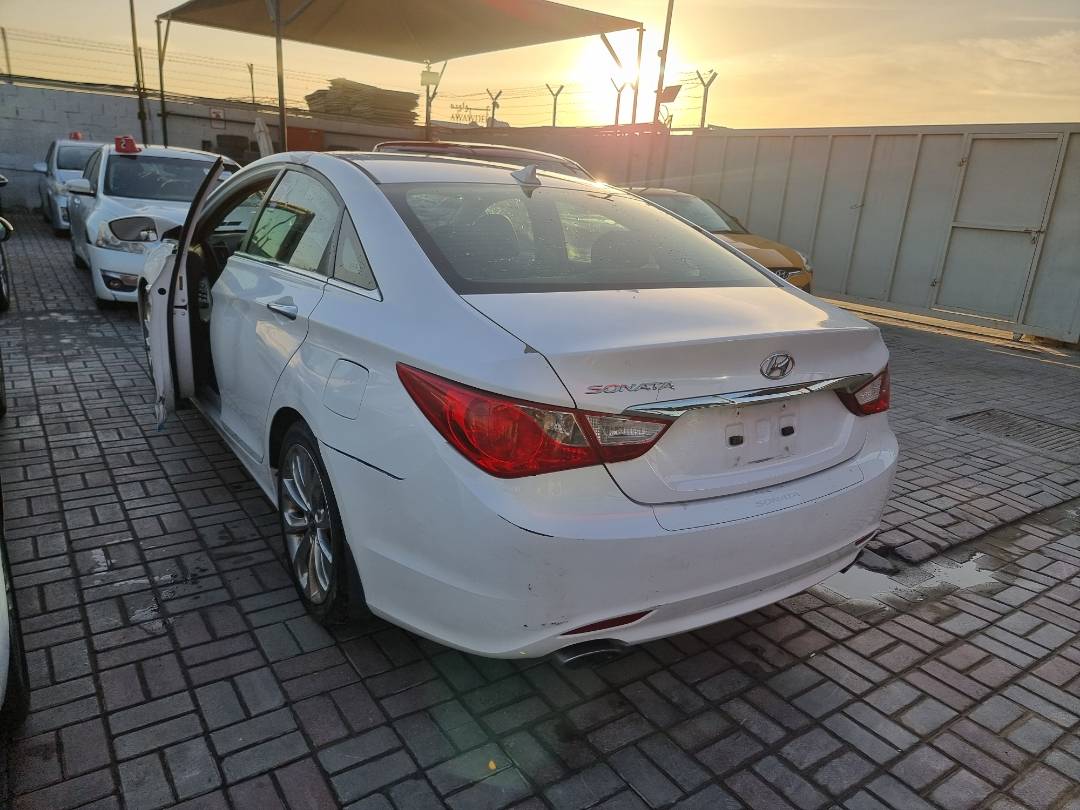 HYUNDAI SONATA 2012 - Marhaba Auction Used Cars - Image 4