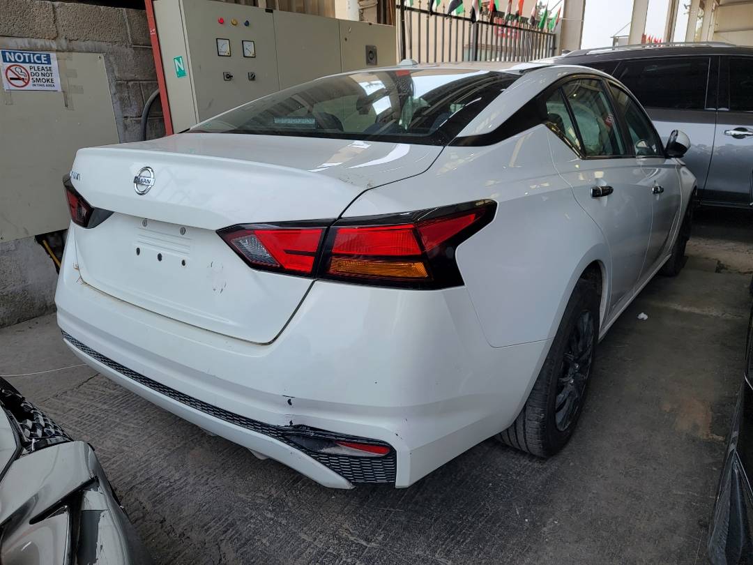 2020 NISSAN ALTIMA — 101827 Miles — Lot LC242199 — Main - Marhaba Auctions Used Cars - Image 3