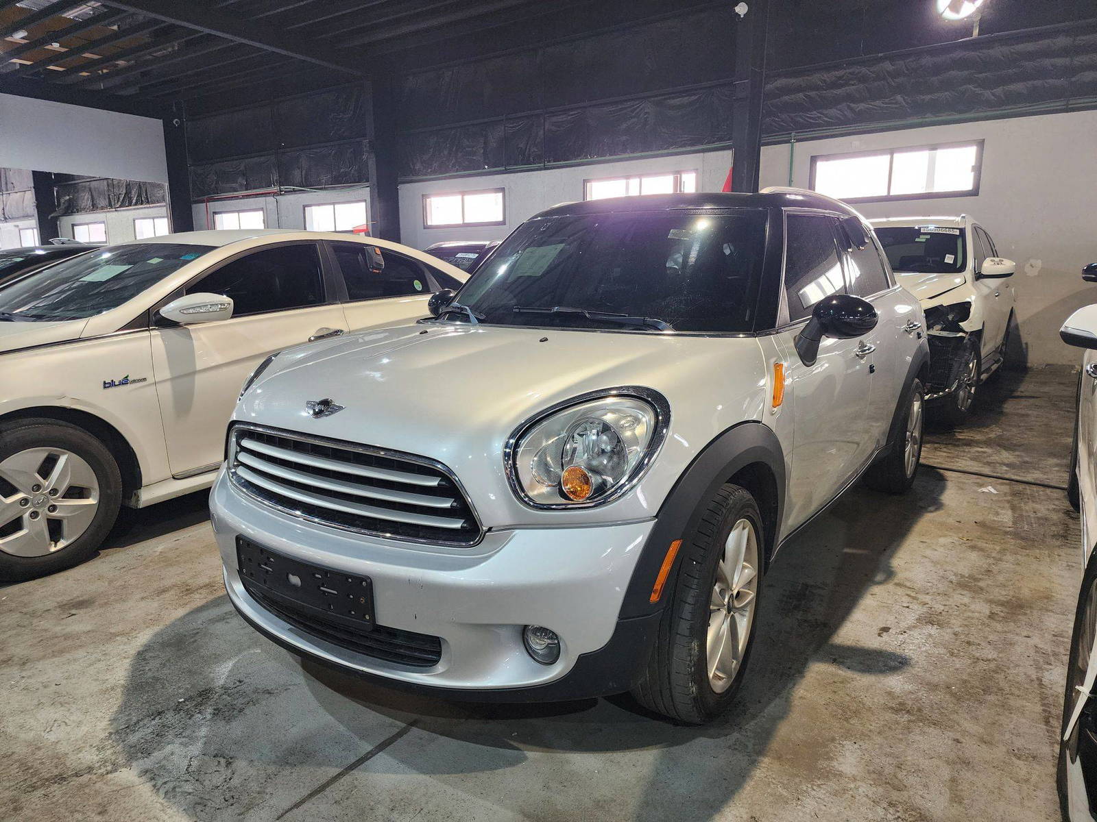 2011 MINI COOPER COUNTRYMAN — 125869 KM — Lot H94909 — Al Quoz - Marhaba Auctions Used Cars - Image 4