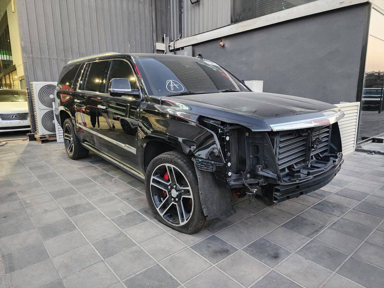 CADILLAC ESCALADE ESV PREMIUM LUXURY 2017 - Marhaba Auction Used Cars - Image 3