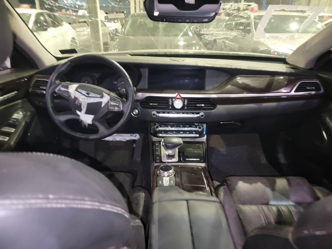 2016 GENESIS EQ900 — 149931 KM — Lot GU01186 — Main - Marhaba Auctions Used Cars - Image 7