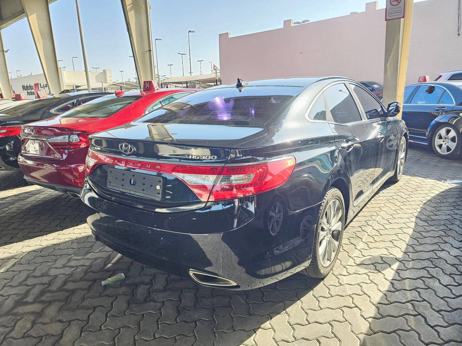 2012 HYUNDAI GRANDEUR — 72321 KM — Lot BCA097906 — Souq - Marhaba Auctions Used Cars - Image 4