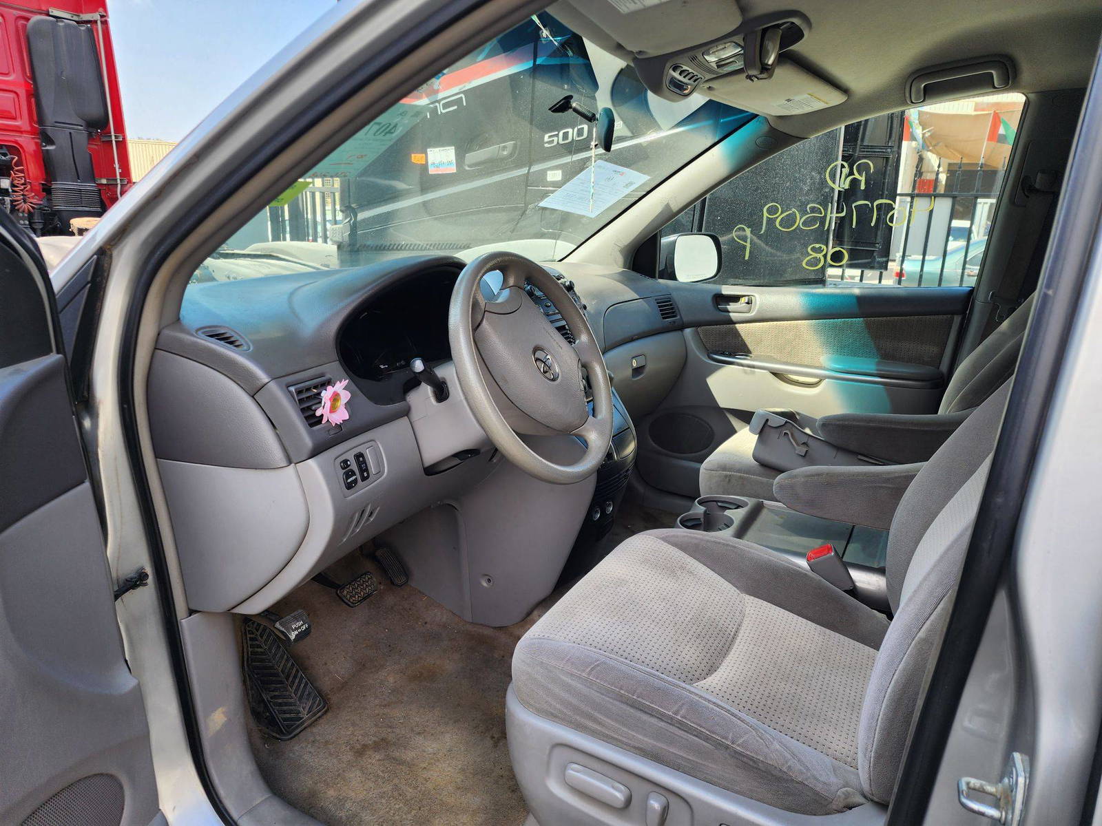 2008 TOYOTA SIENNA — 236268 Miles — Lot 33589 — Main - Marhaba Auctions Used Cars - Image 4