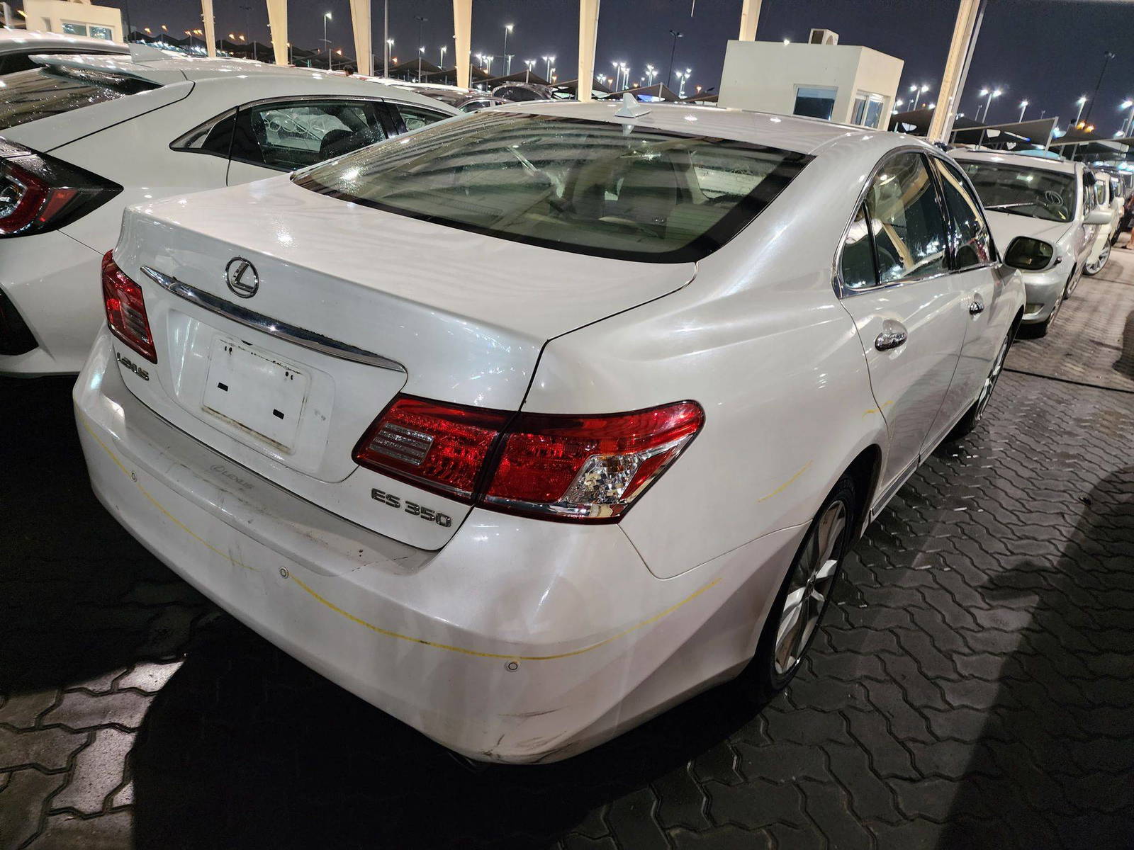 2010 LEXUS ES 350 — 254255 Miles — Lot 37705303 - Marhaba Auctions Used Cars - Image 4
