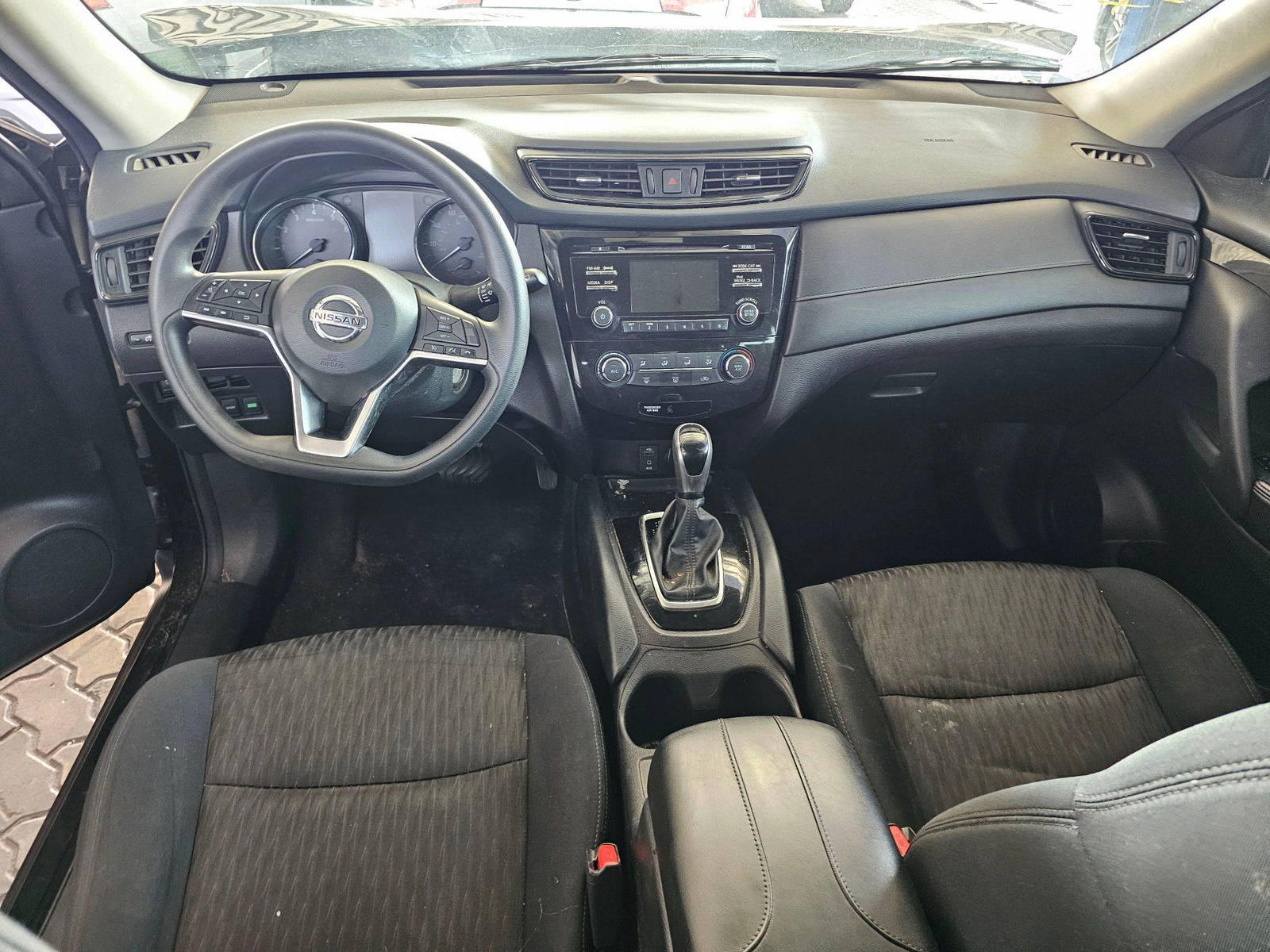 NISSAN ROGUE 2017 - Marhaba Auction Used Cars - Image 7