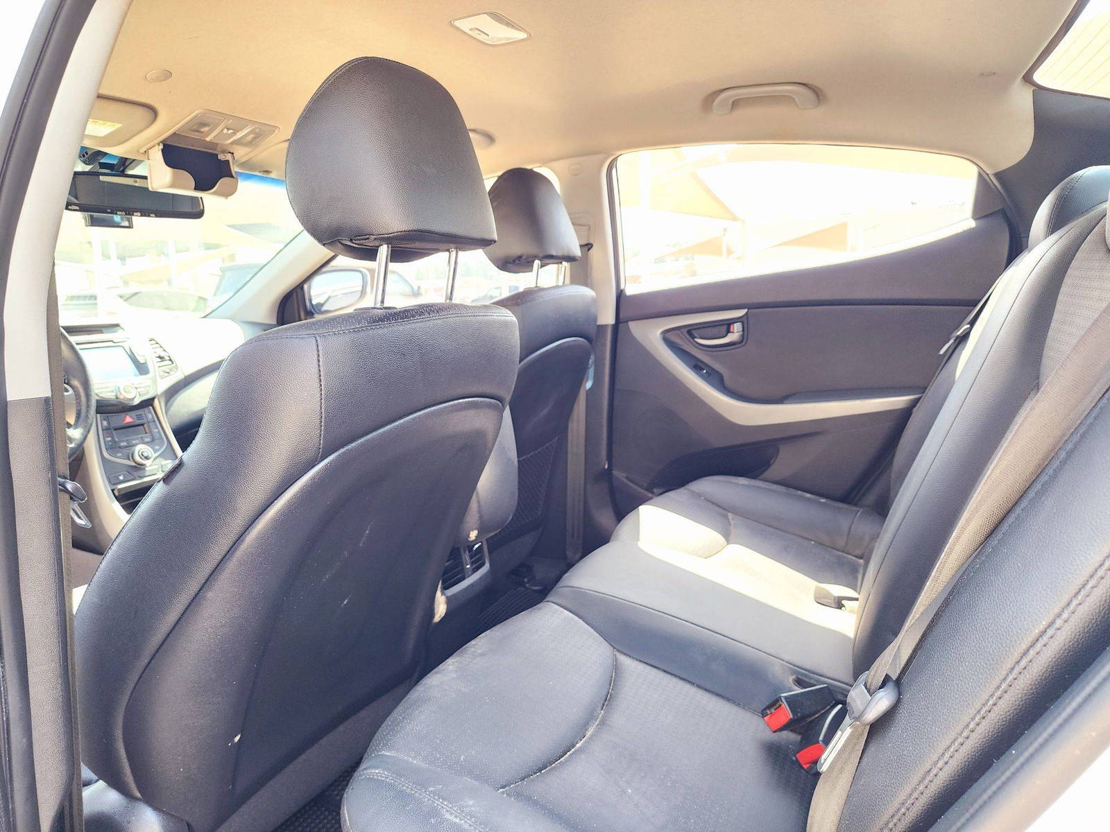 2014 HYUNDAI AVANTE — 116308 KM — Lot 999257 — Souq - Marhaba Auctions Used Cars - Image 6