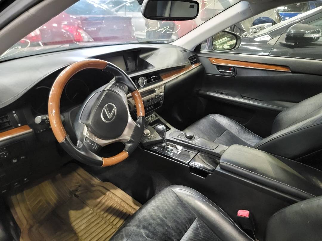 2013 LEXUS ES 300H — 151049 Miles — Lot 57611744 — Souq - Marhaba Auctions Used Cars - Image 6
