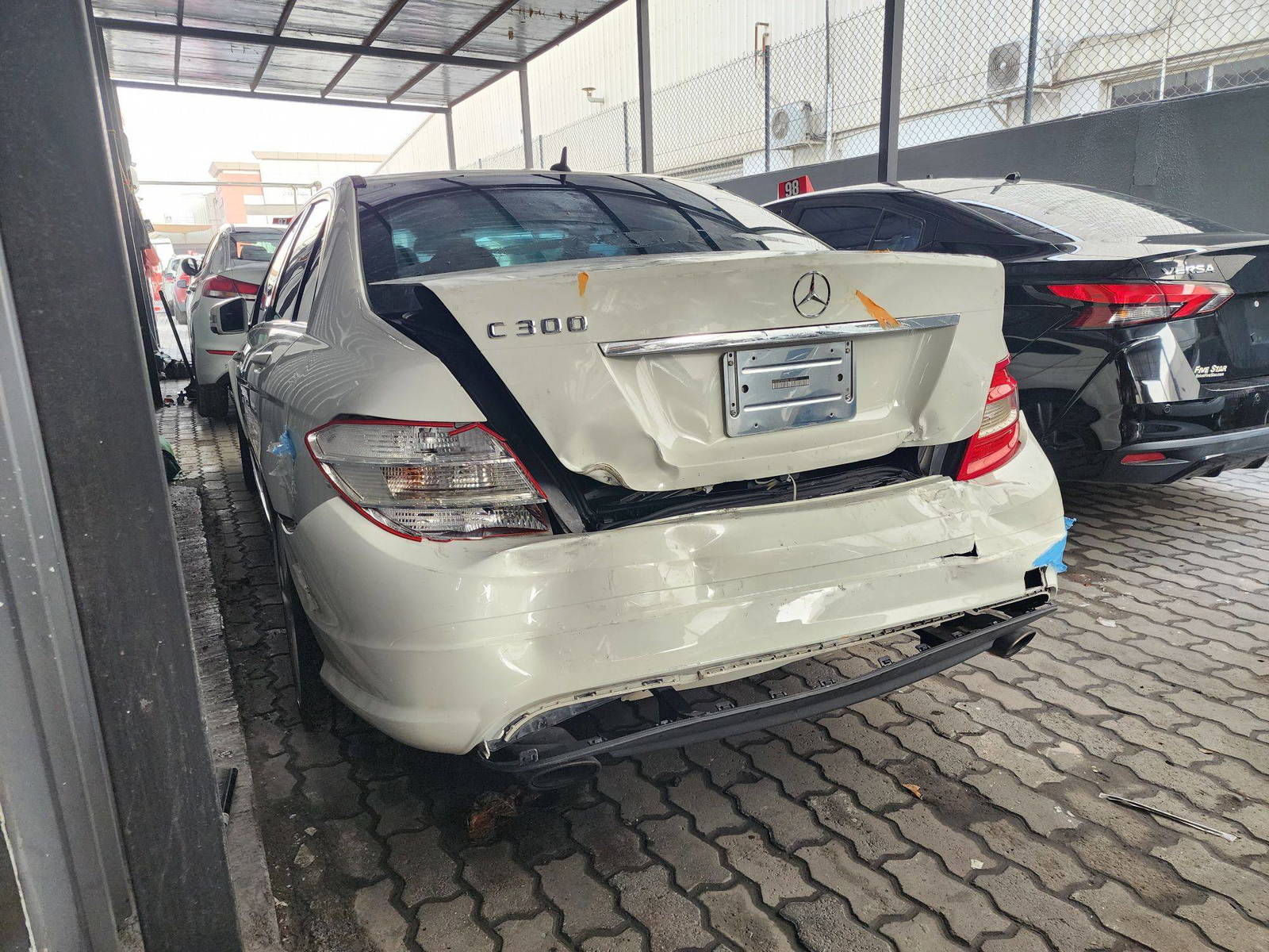 MERCEDES BENZ C300 2011 - Marhaba Auction Used Cars - Image 5