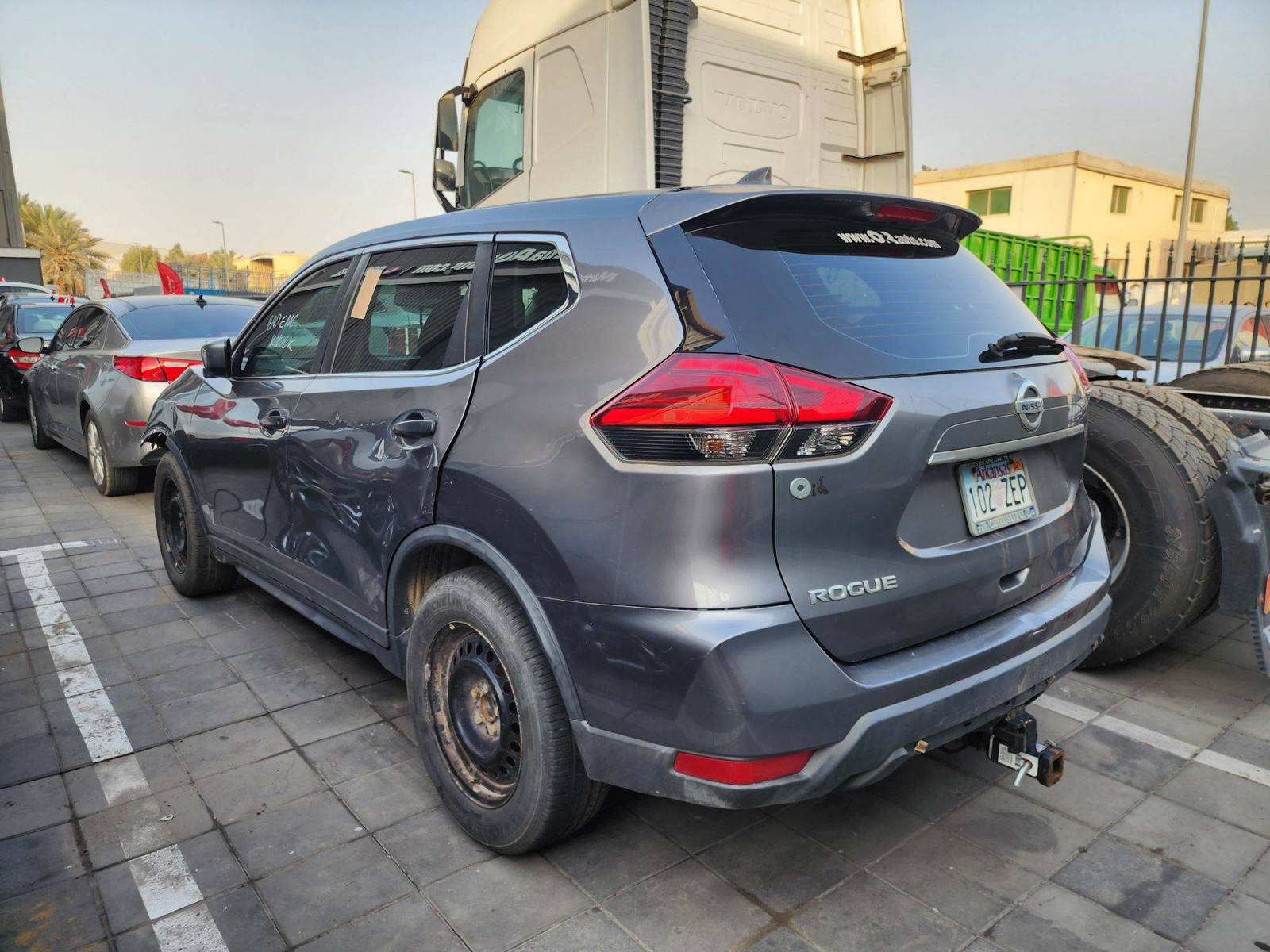 2017 NISSAN ROGUE — 144327 Miles — Lot 4614232 — Al Quoz - Marhaba Auctions Used Cars - Image 4
