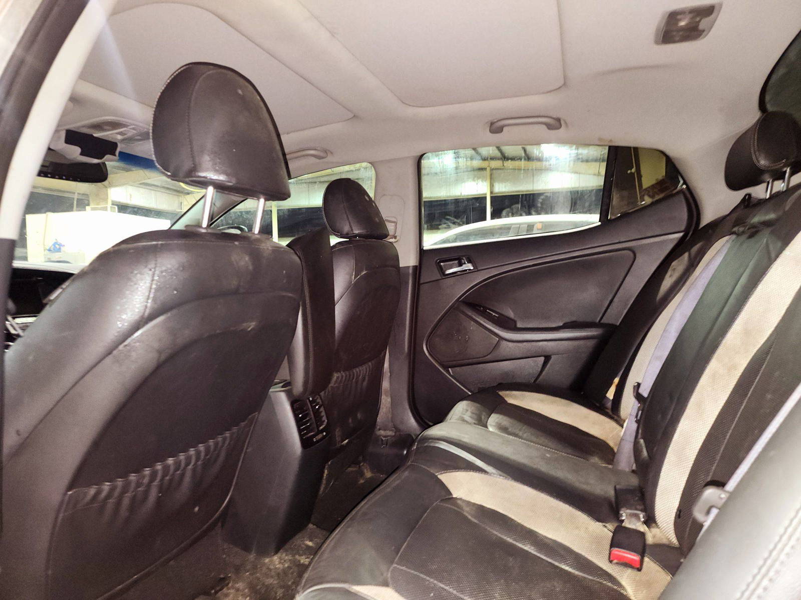 2011 KIA OPTIMA — 135554 Miles — Lot 69921484 — Souq - Marhaba Auctions Used Cars - Image 6