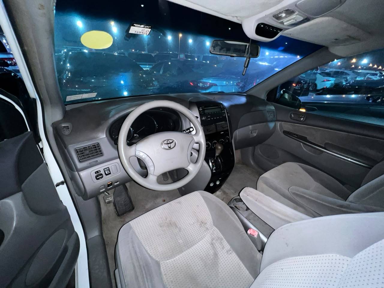 Toyota Sienna 2010 view 2