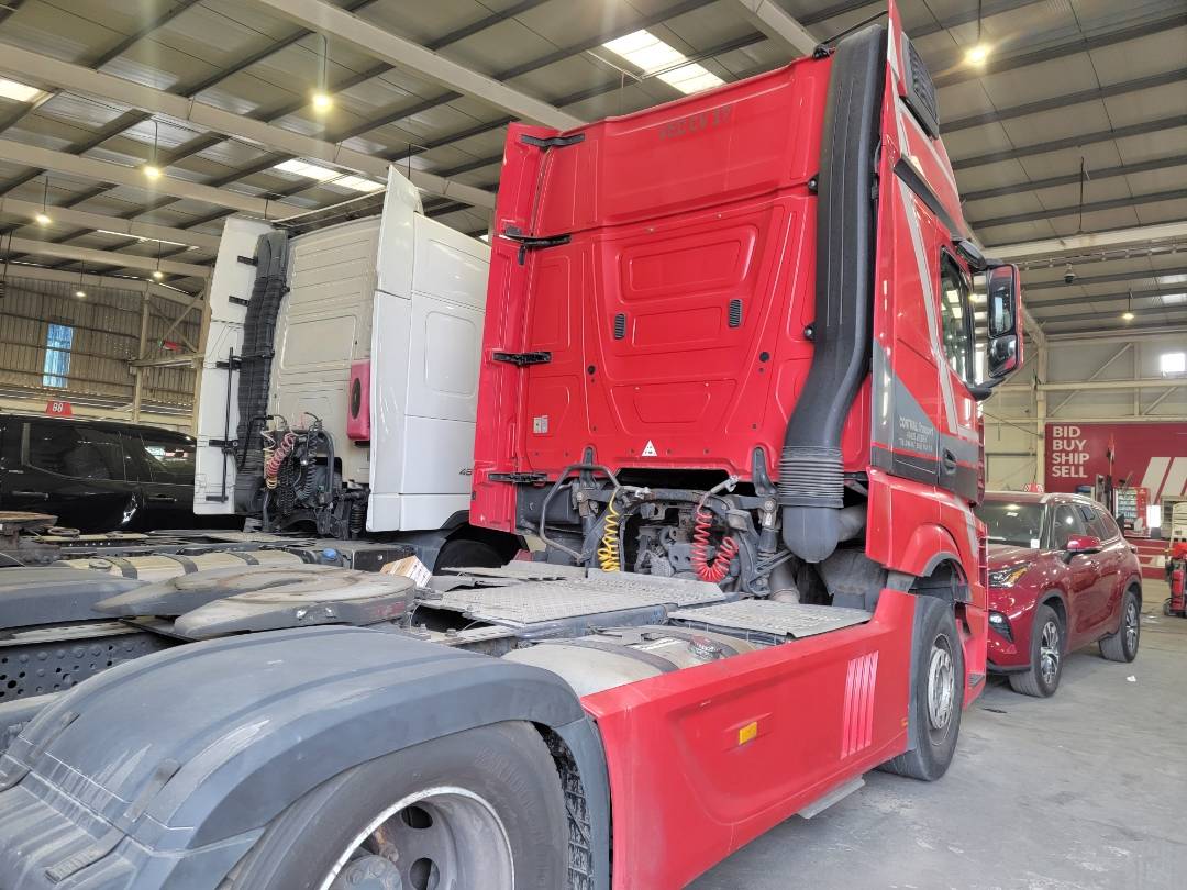 2014 MERCEDES BENZ ACTROS 1843 — 1000738 KM — Lot L858968 — Main - Marhaba Auctions Used Cars - Image 4