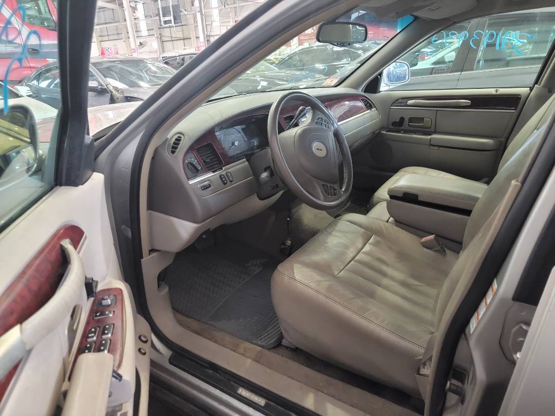 LINCOLN TOWN 2004 - Marhaba Auction Used Cars - Image 6