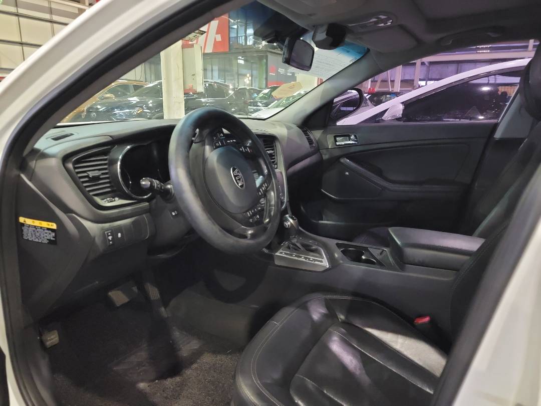 2013 KIA K5 — 101344 KM — Lot 025413 — Main - Marhaba Auctions Used Cars - Image 6
