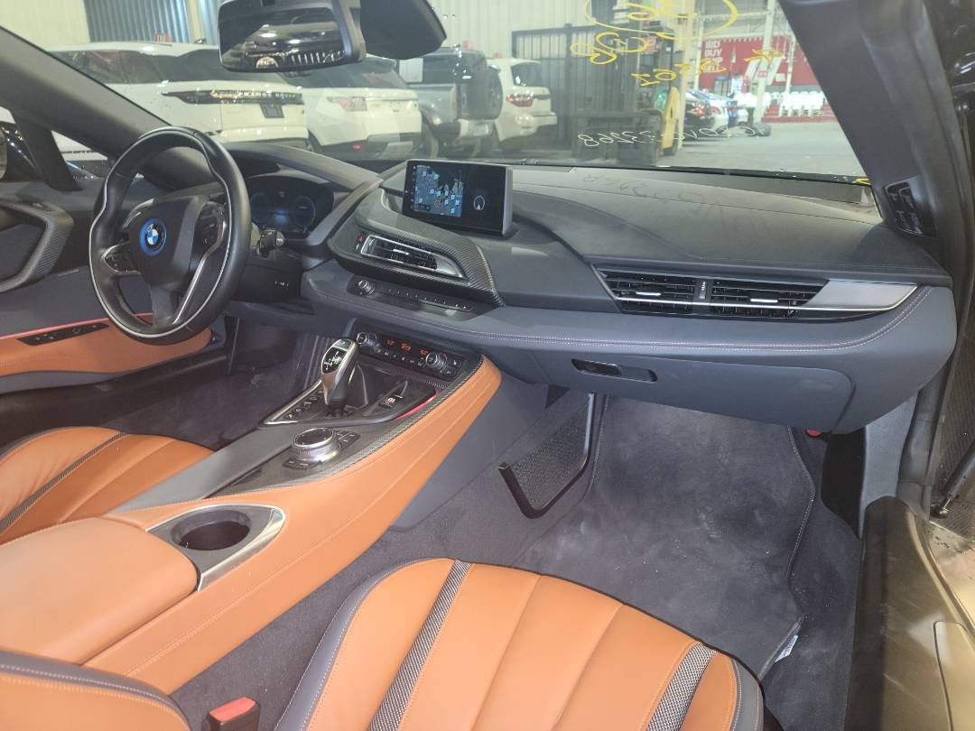 2018 BMW i8 — 10219 KM — Lot VG33268 - Marhaba Auctions Used Cars - Image 7