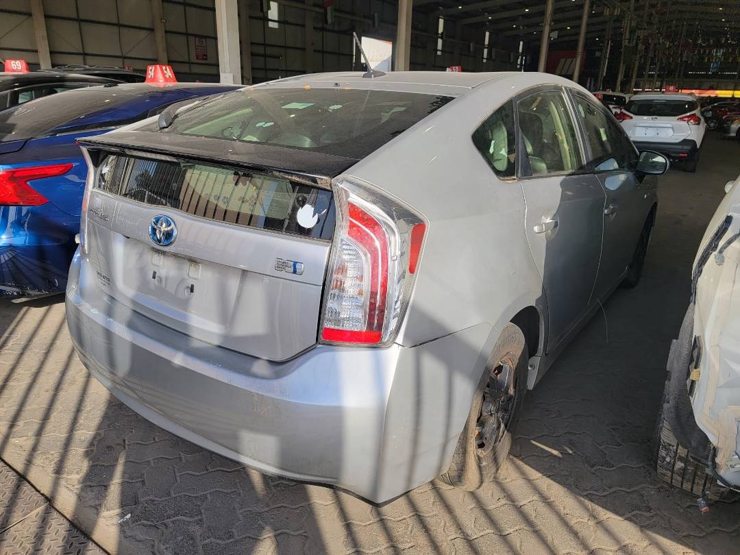 2015 TOYOTA PRIUS — 274220 Miles — Lot F1876815 — Main - Marhaba Auctions Used Cars - Image 4