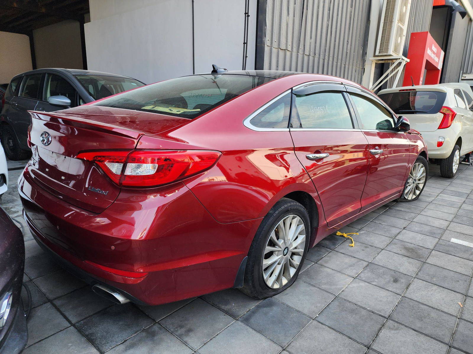 2015 HYUNDAI SONATA — 252755 KM — Lot 52746 — Al Quoz - Marhaba Auctions Used Cars - Image 3