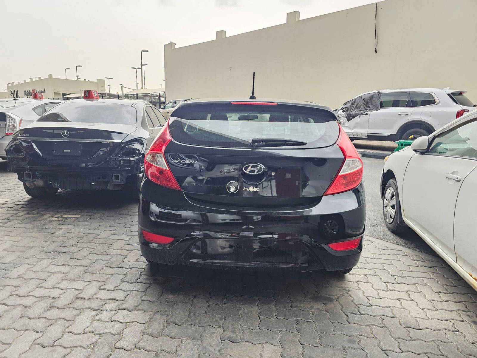 HYUNDAI ACCENT 2016 - Marhaba Auction Used Cars - Image 4