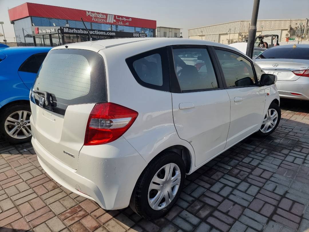 2014 HONDA JAZZ — 154129 KM — Lot 215487 — Ind. 12 - Marhaba Auctions Used Cars - Image 4