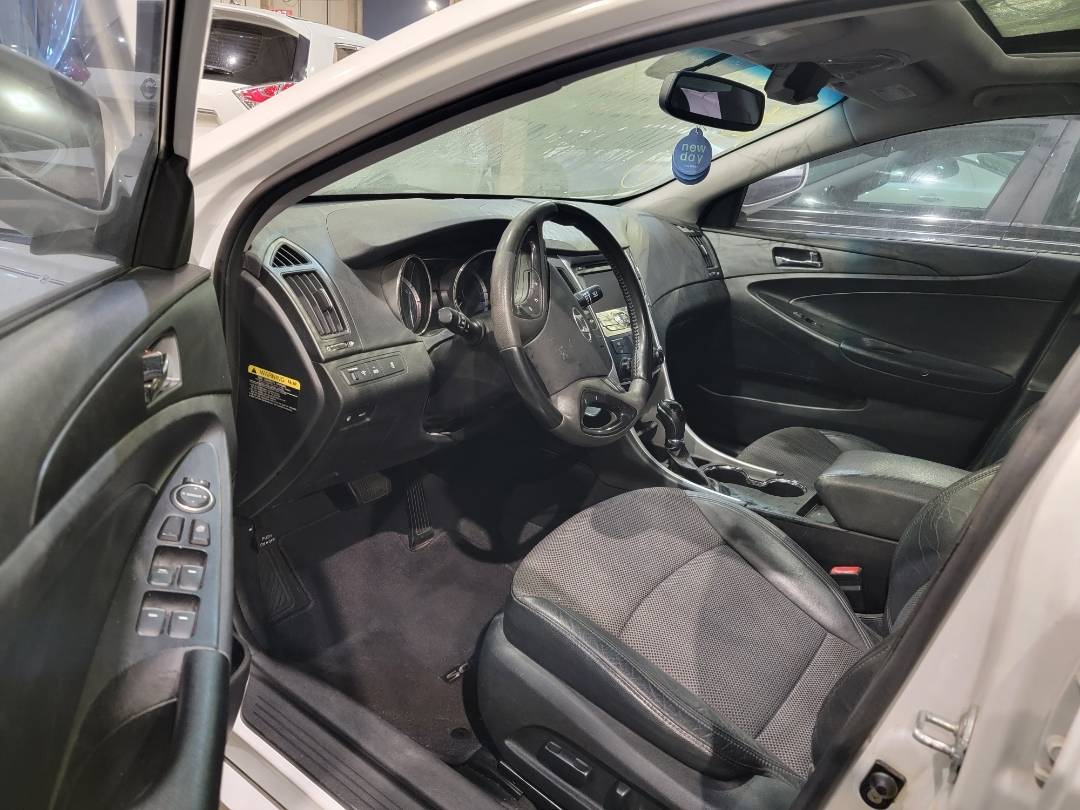 2011 HYUNDAI SONATA — 124454 Miles — Lot BH305255 — Main - Marhaba Auctions Used Cars - Image 9