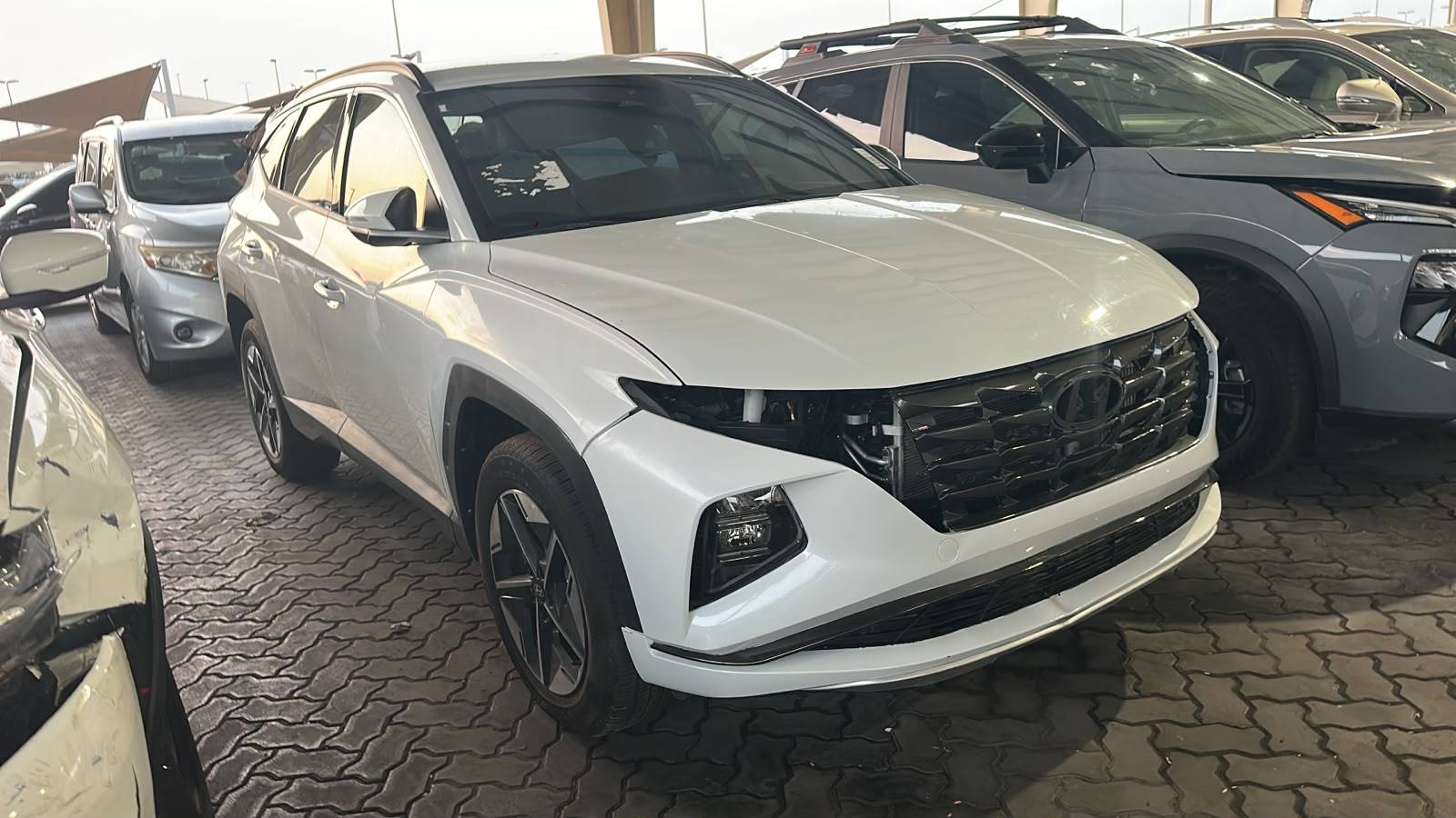 2024 HYUNDAI TUCSON — 16827 Miles — Lot 1BRU283110 — Souq - Marhaba Auctions Used Cars - Image 3