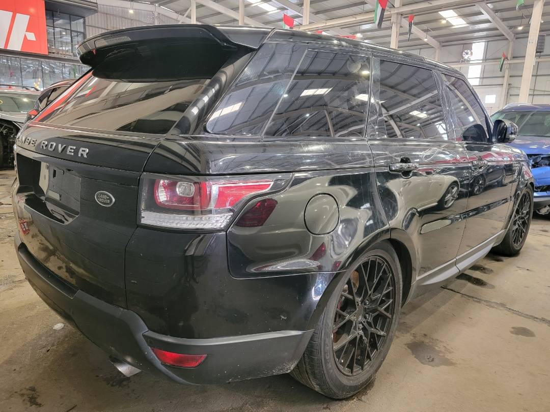 2014 LAND ROVER RANGE ROVER SPORT — 121555 Miles — Lot 389177 — Souq - Marhaba Auctions Used Cars - Image 3
