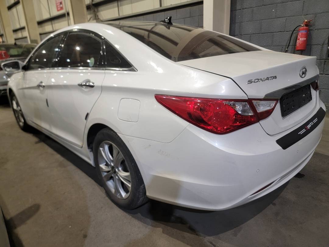 2010 HYUNDAI SONATA — 243023 KM — Lot 145073 — Main - Marhaba Auctions Used Cars - Image 5