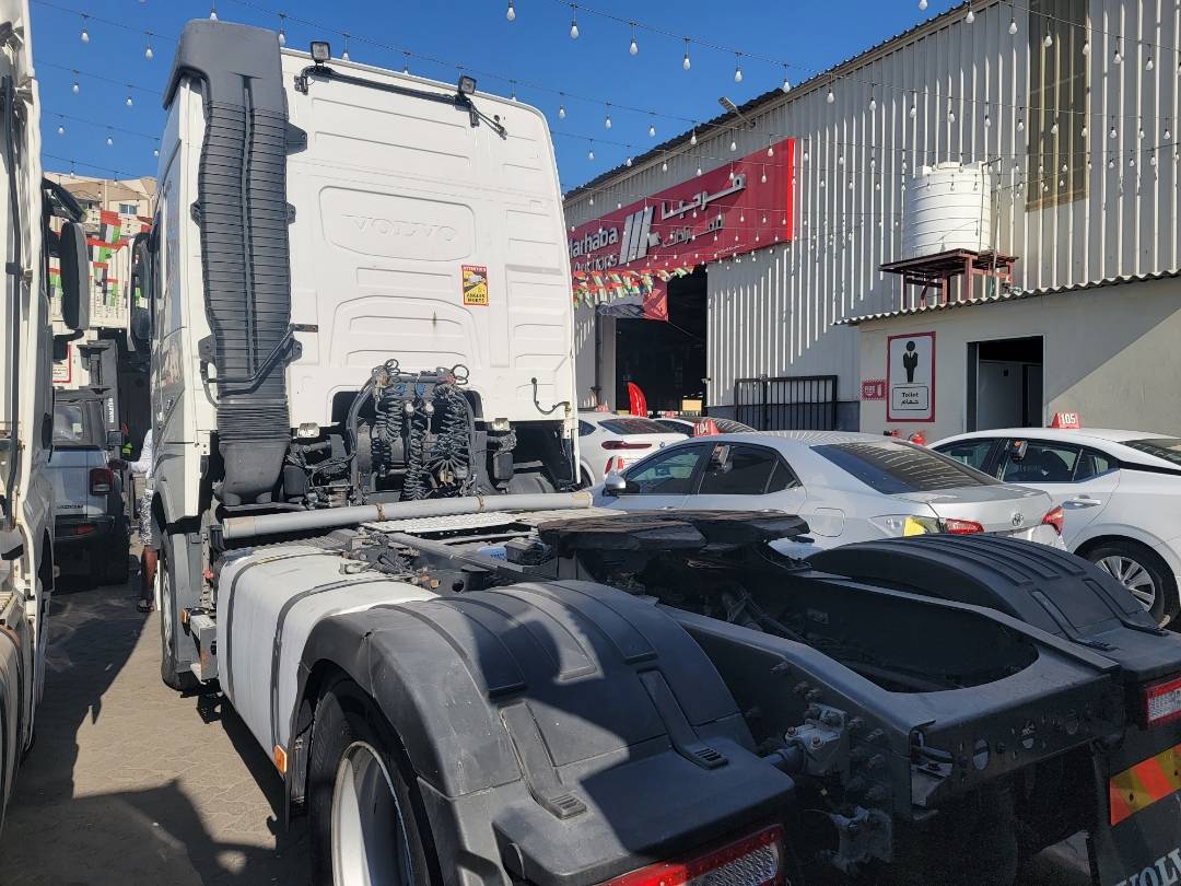 2017 VOLVO FH-Series — 868215 KM — Lot B825144 — Main - Marhaba Auctions Used Cars - Image 4