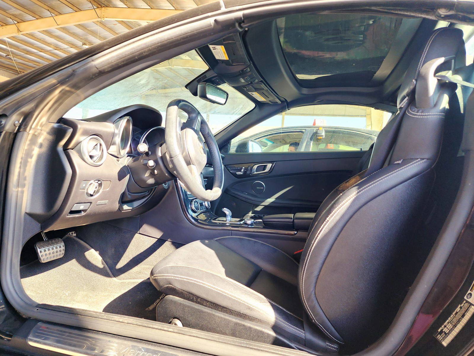 2019 MERCEDES BENZ SLC 300 — 40406 Miles — Lot 55567554 — Souq - Marhaba Auctions Used Cars - Image 6