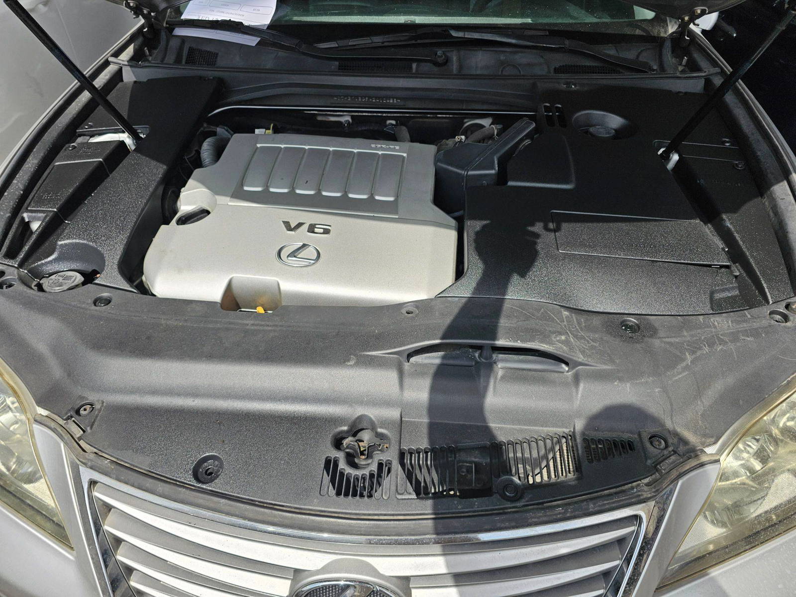 2010 LEXUS ES 350 — Lot 2410458 - Marhaba Auctions Used Cars - Image 11