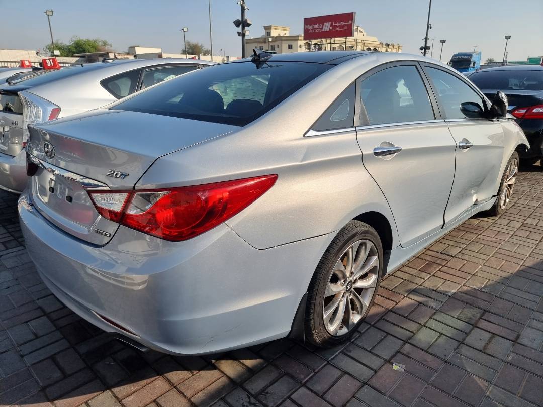 2012 HYUNDAI SONATA — 178905 Miles — Lot 215487 — Ind. 12 - Marhaba Auctions Used Cars - Image 4