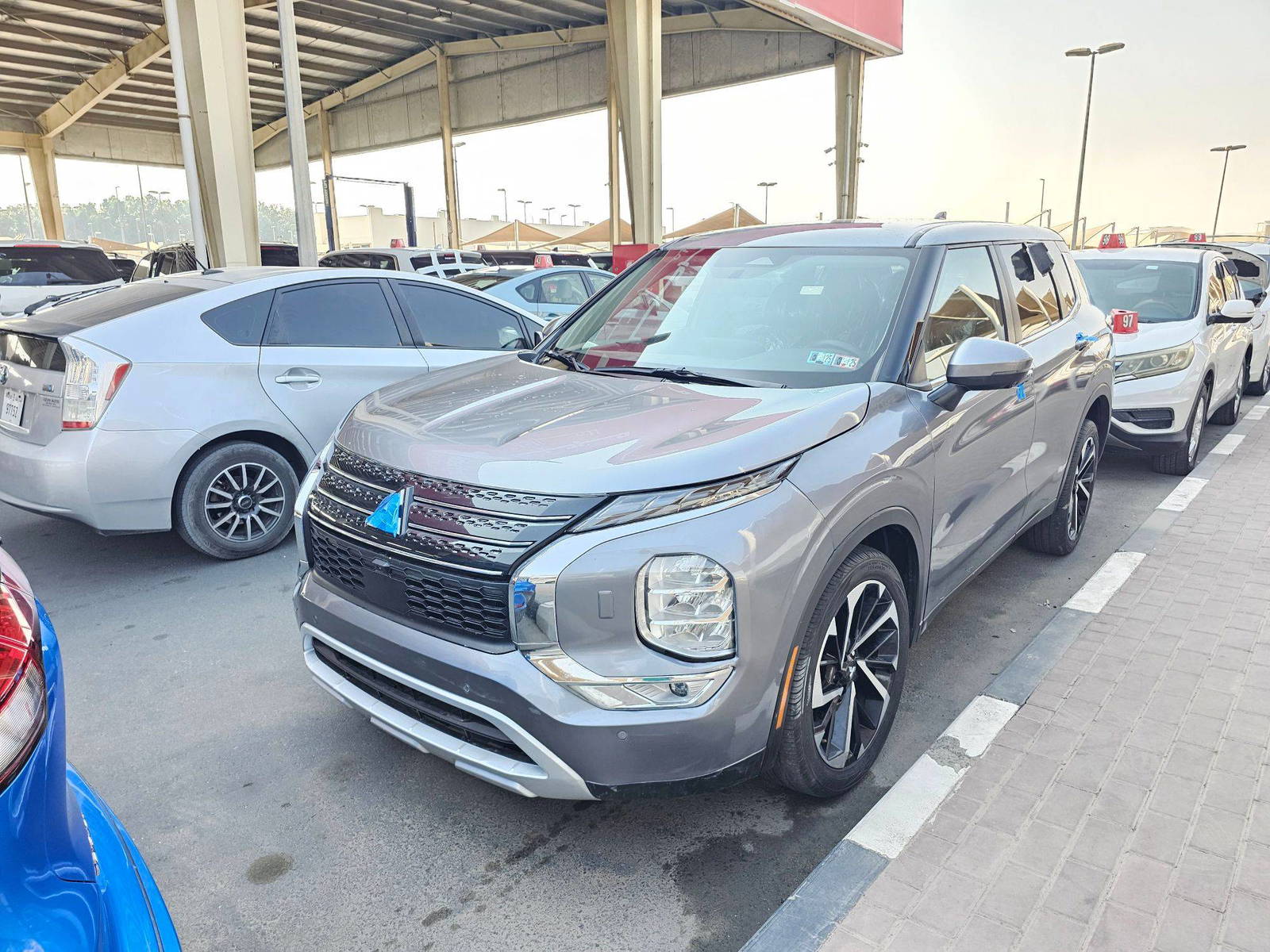 2024 MITSUBISHI OUTLANDER — 13874 Miles — Lot 80RZ045095 — Souq - Marhaba Auctions Used Cars - Image 4