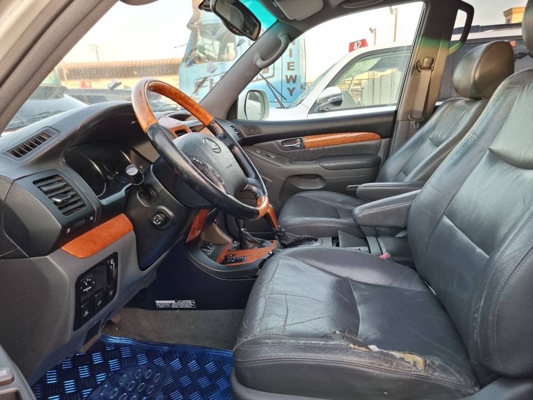 2004 LEXUS GX 470 — 122374 Miles — Lot 125487 — Ind. 12 - Marhaba Auctions Used Cars - Image 8