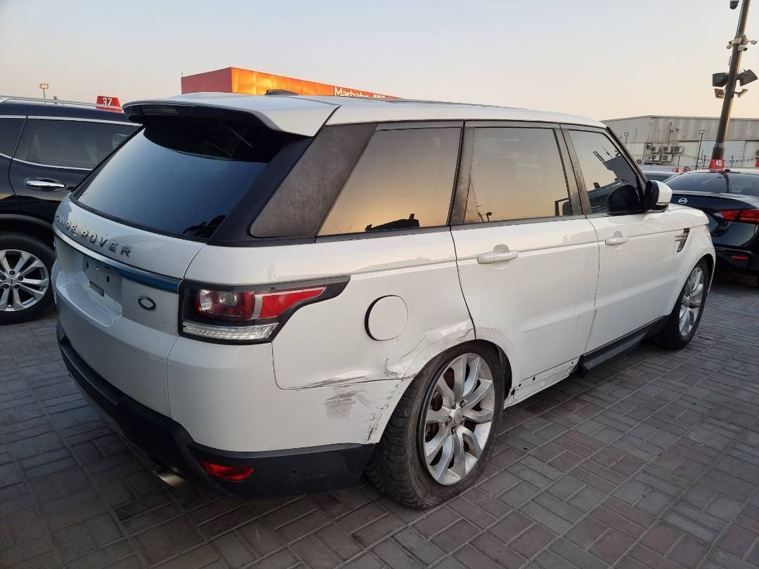 2015 LAND ROVER RANGE ROVER SPORT — 87041 Miles — Lot 215487 — Main - Marhaba Auctions Used Cars - Image 4